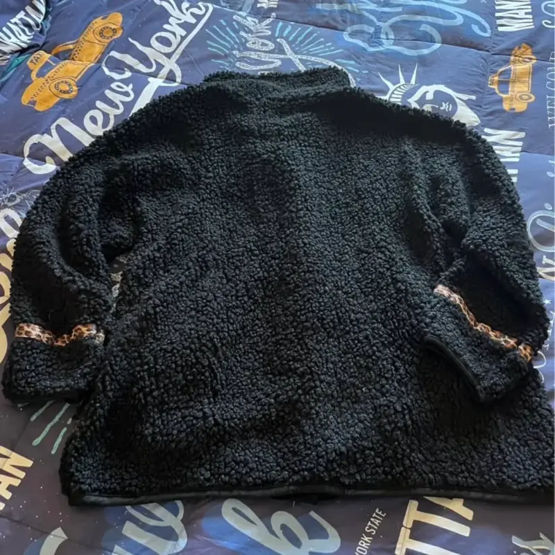 Chaqueta de lana negra con detalles de leopardo - 2