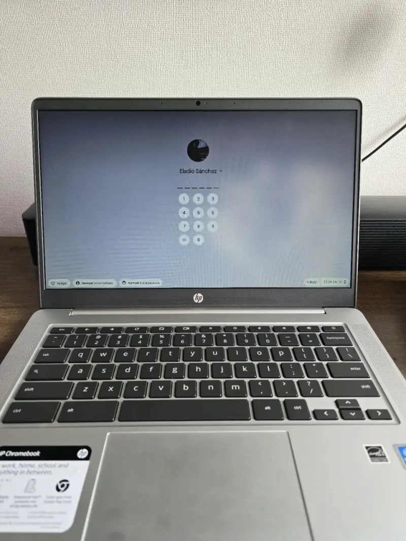 HP Chromebook portátil plateado - 2