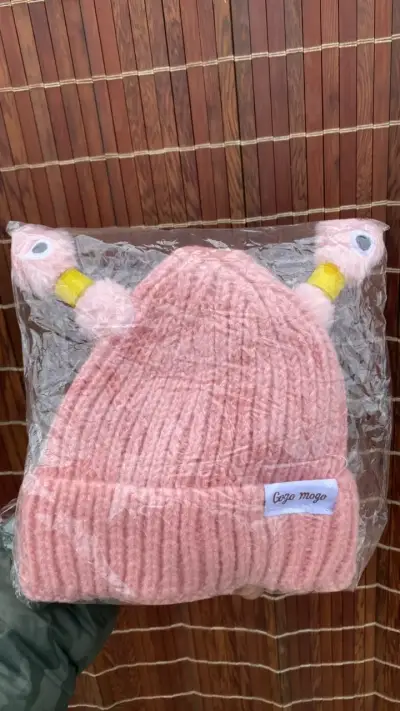 Gorro rosa con orejas de flamingo - miniatura 3
