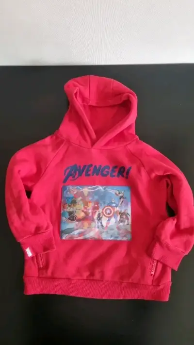 Polerón infantil Avengers rojo con capucha - miniatura 1