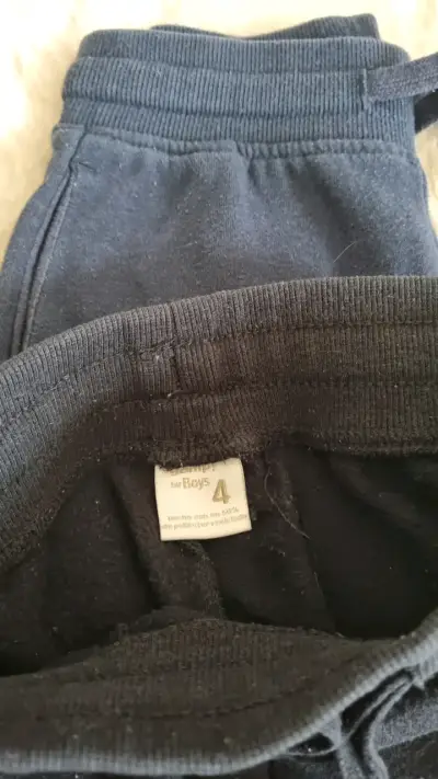 Pantalones deportivos azul y negro para niño - miniatura 2