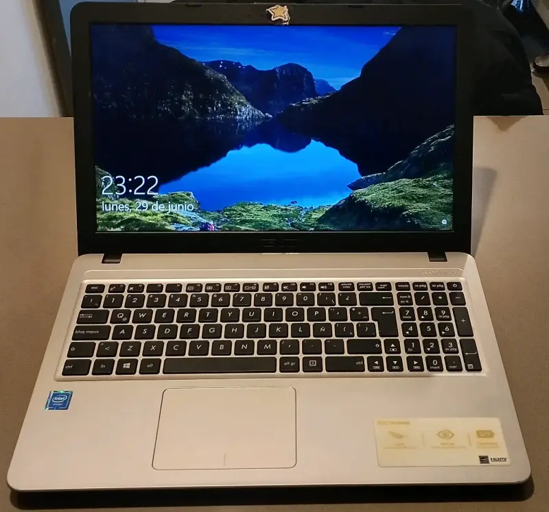 Notebook ASUS VivoBook 15.6 pulgadas - 1