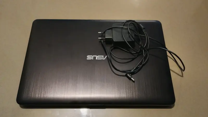 Notebook ASUS VivoBook 15.6 pulgadas - 2