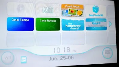 Wii (con todos sus cables y 5 juegos incluidos) - miniatura 2