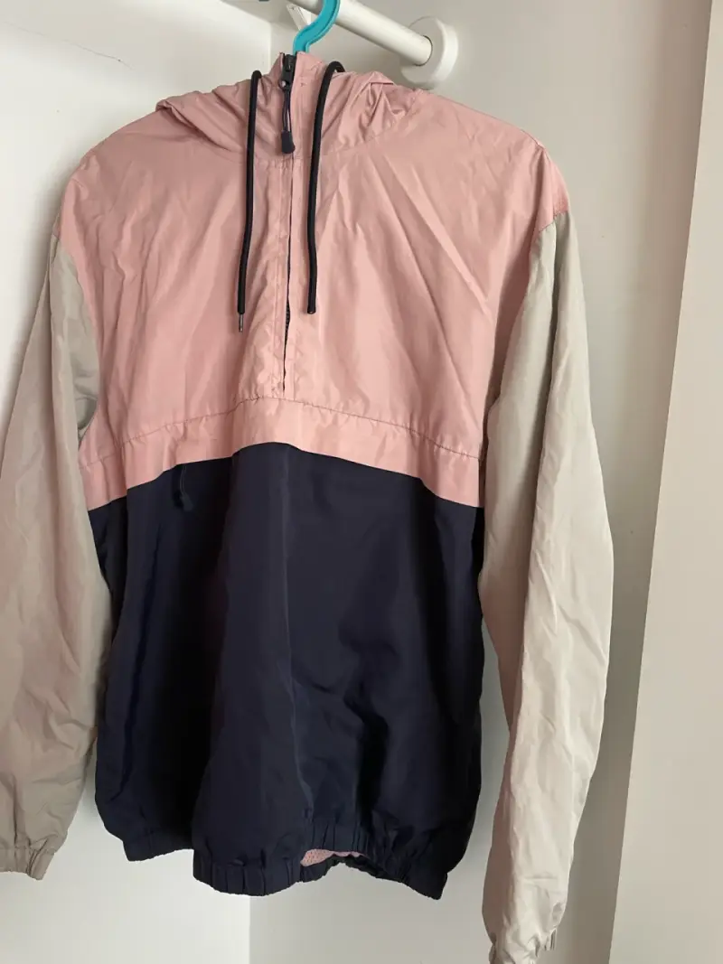 Chaqueta H&M cortaviento tricolor con capucha - 2
