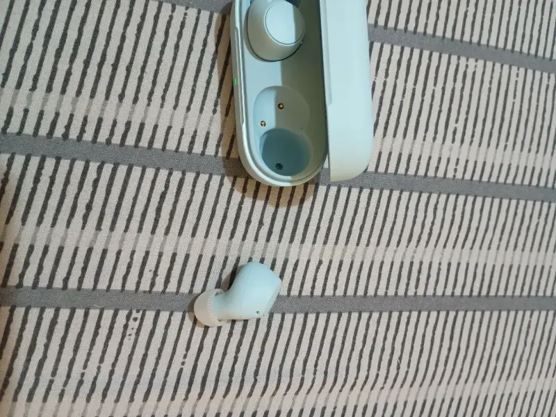 Auriculares inalámbricos con estuche de carga - 2