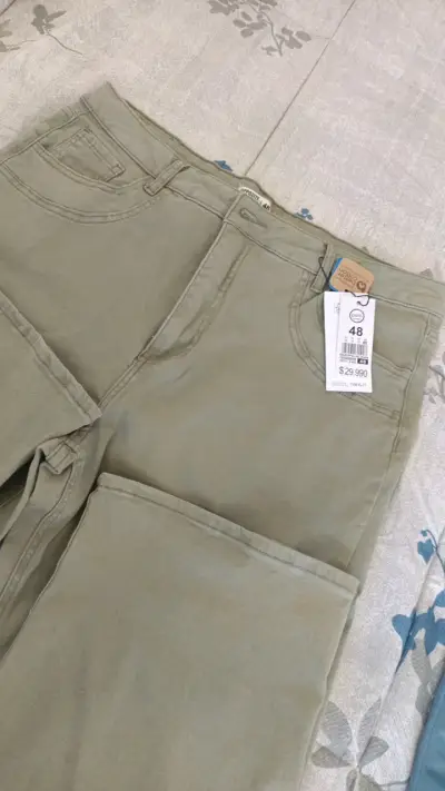 Pantalon color verde talla 48 NUEVO - miniatura 1