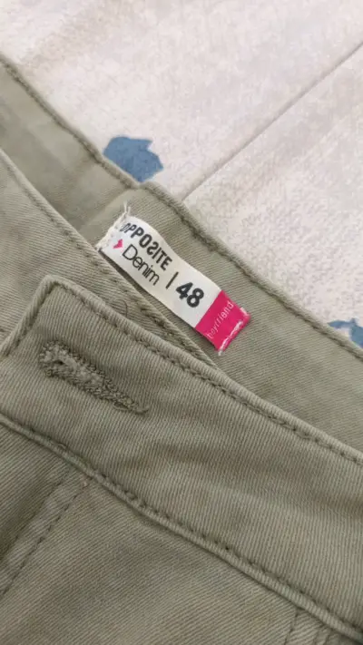 Pantalon color verde talla 48 NUEVO - miniatura 2