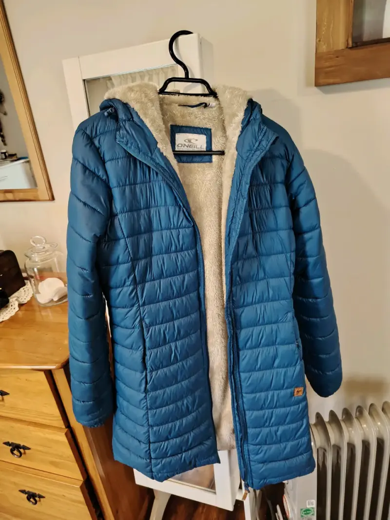 Abrigo azul O'Neill con capucha