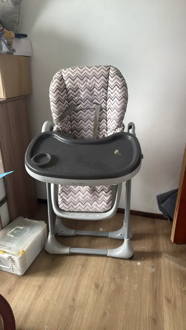 Silla de comer para bebé con bandeja removible