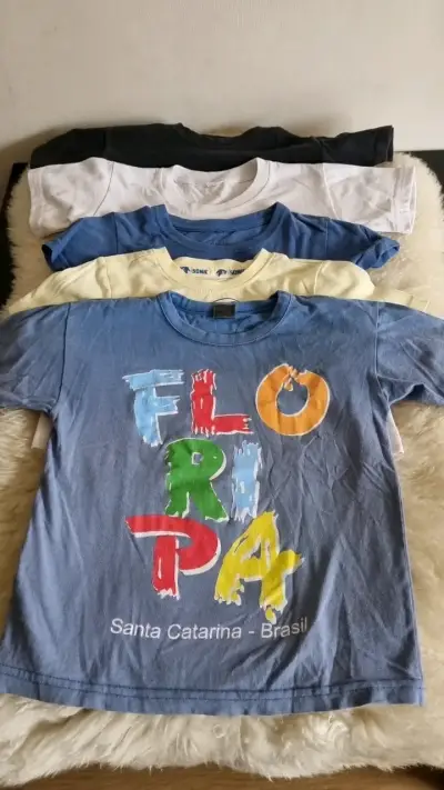 Lote de poleras estampadas de personajes - miniatura 4