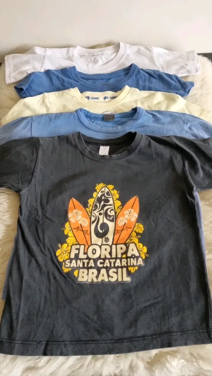 Lote de poleras estampadas de personajes - 5