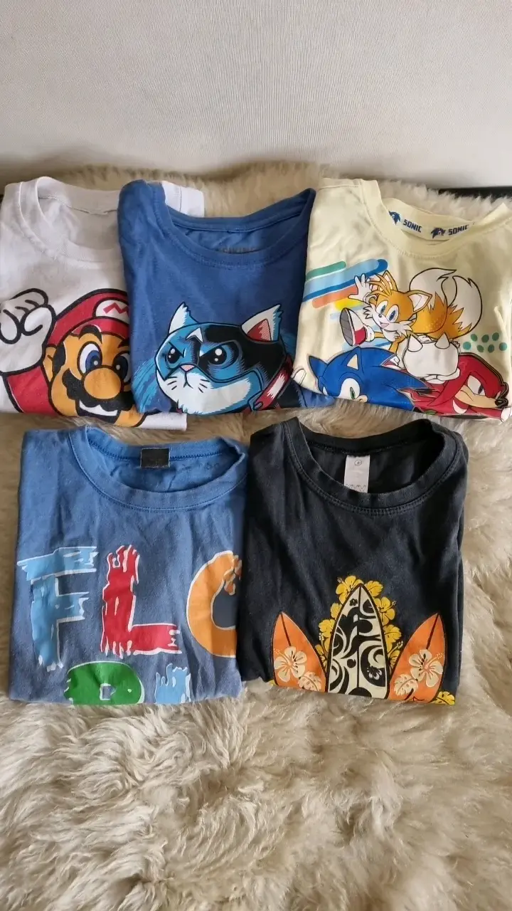 Lote de poleras estampadas de personajes - 6