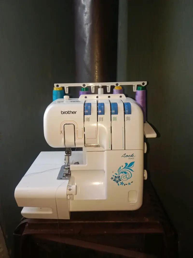 Máquina overlock Brother 3534DT - 1