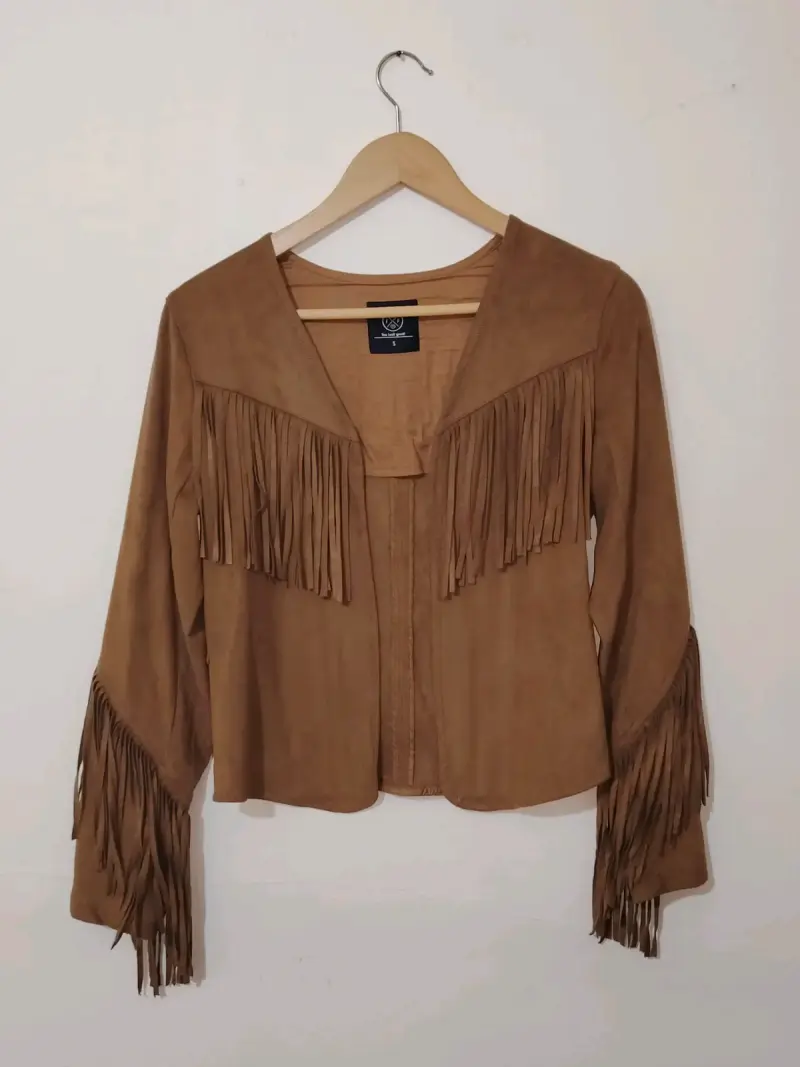 Chaqueta de flecos marrón estilo boho