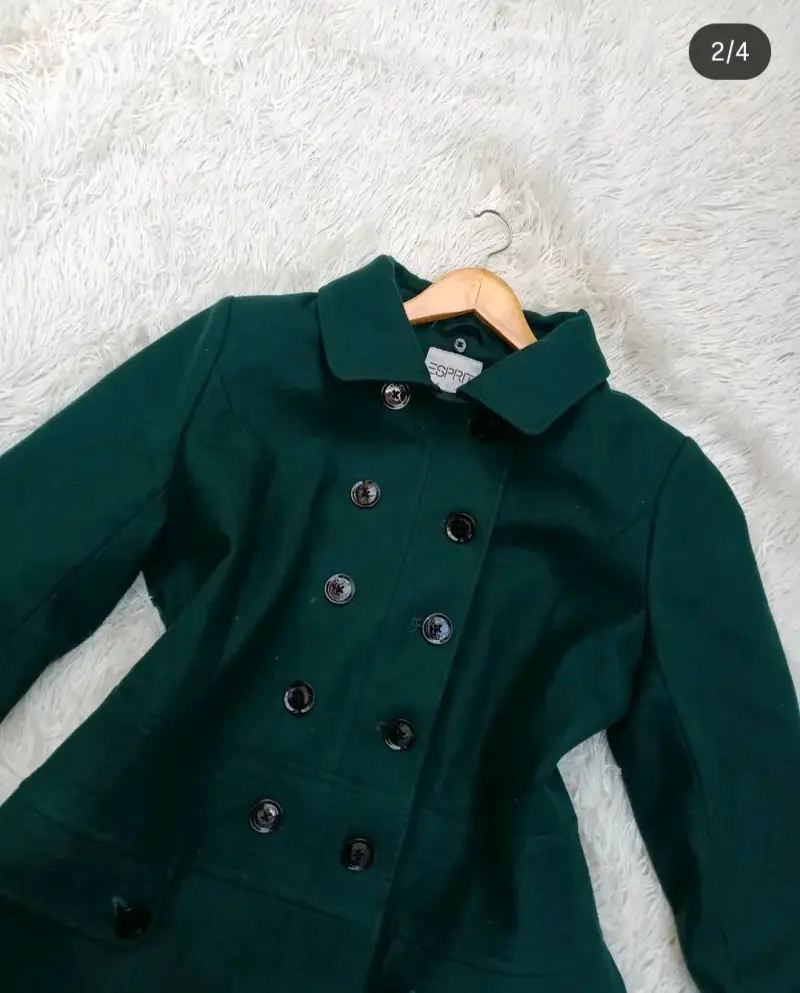 Abrigo verde oscuro de mujer - 1