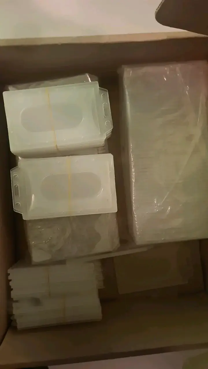 Caja de 140 porta credenciales verticales - 2