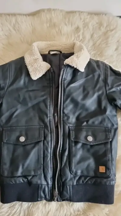 Chaqueta de cuero sintético con forro de lana - miniatura 4