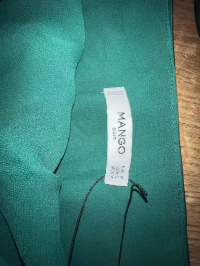 Vestido verde de un solo hombro elegante - miniatura 2