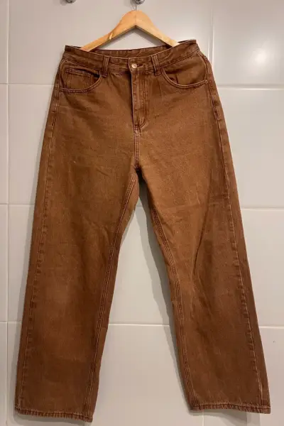 Jeans marrones de corte recto para mujer - miniatura 1