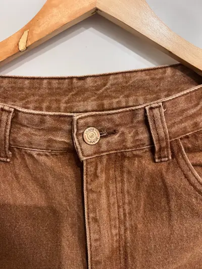 Jeans marrones de corte recto para mujer - miniatura 2