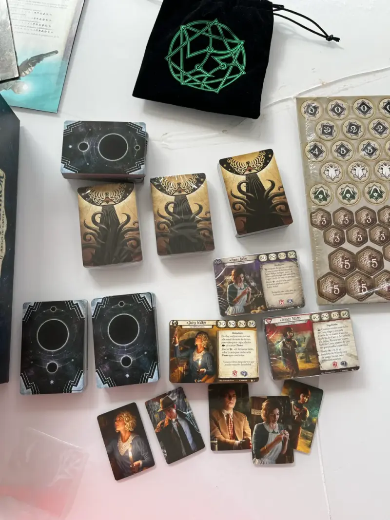 Arkham Horror: El Juego de Cartas de Misterio - 3
