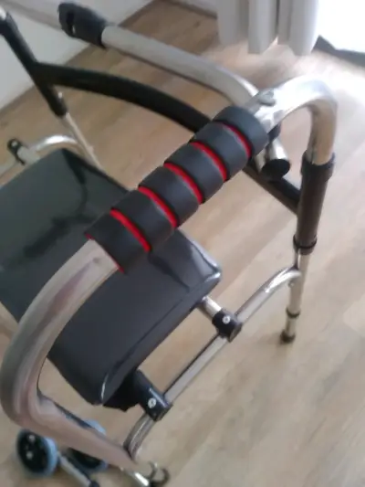Andador plegable con asiento para adultos - miniatura 3