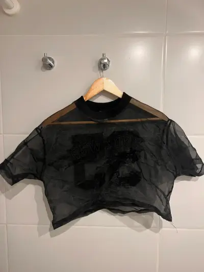 Top transparente negro estilo crop - miniatura 1
