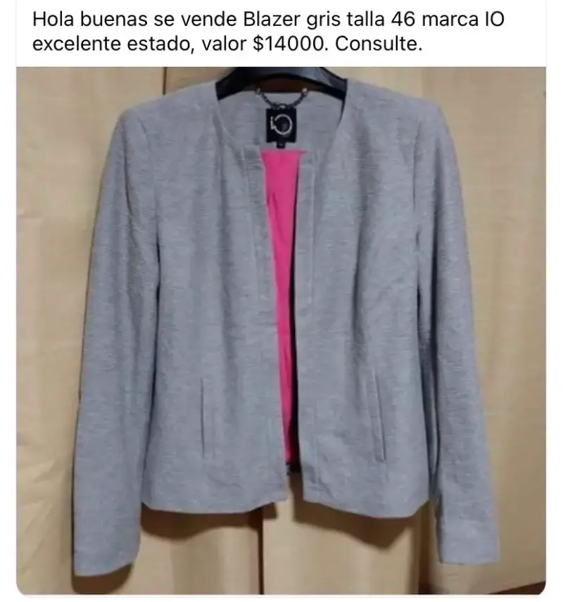 Blazer gris marca IO talla 46