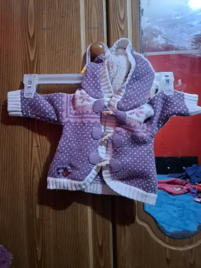 Abrigo de lana para bebé color lila - miniatura 1