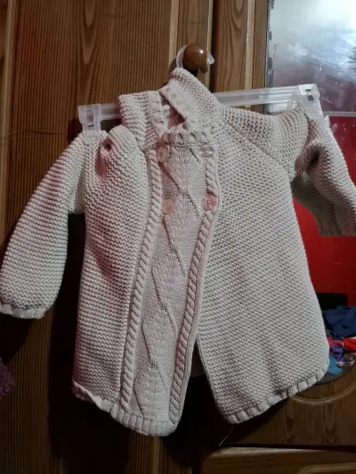 Abrigo de lana para bebé color lila - miniatura 4