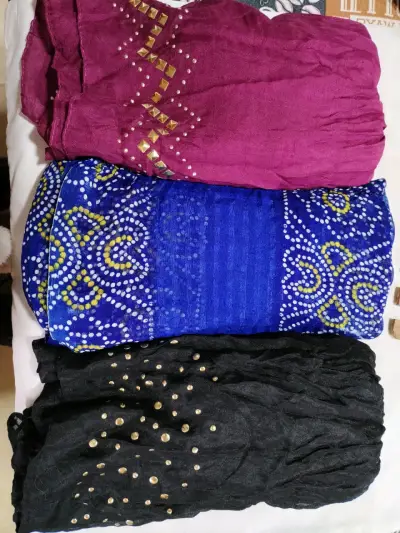 Conjunto de pañuelos estampados y decorados - miniatura 1