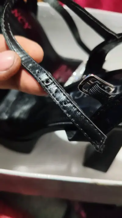 Tacones altos negros con brillantes - miniatura 4