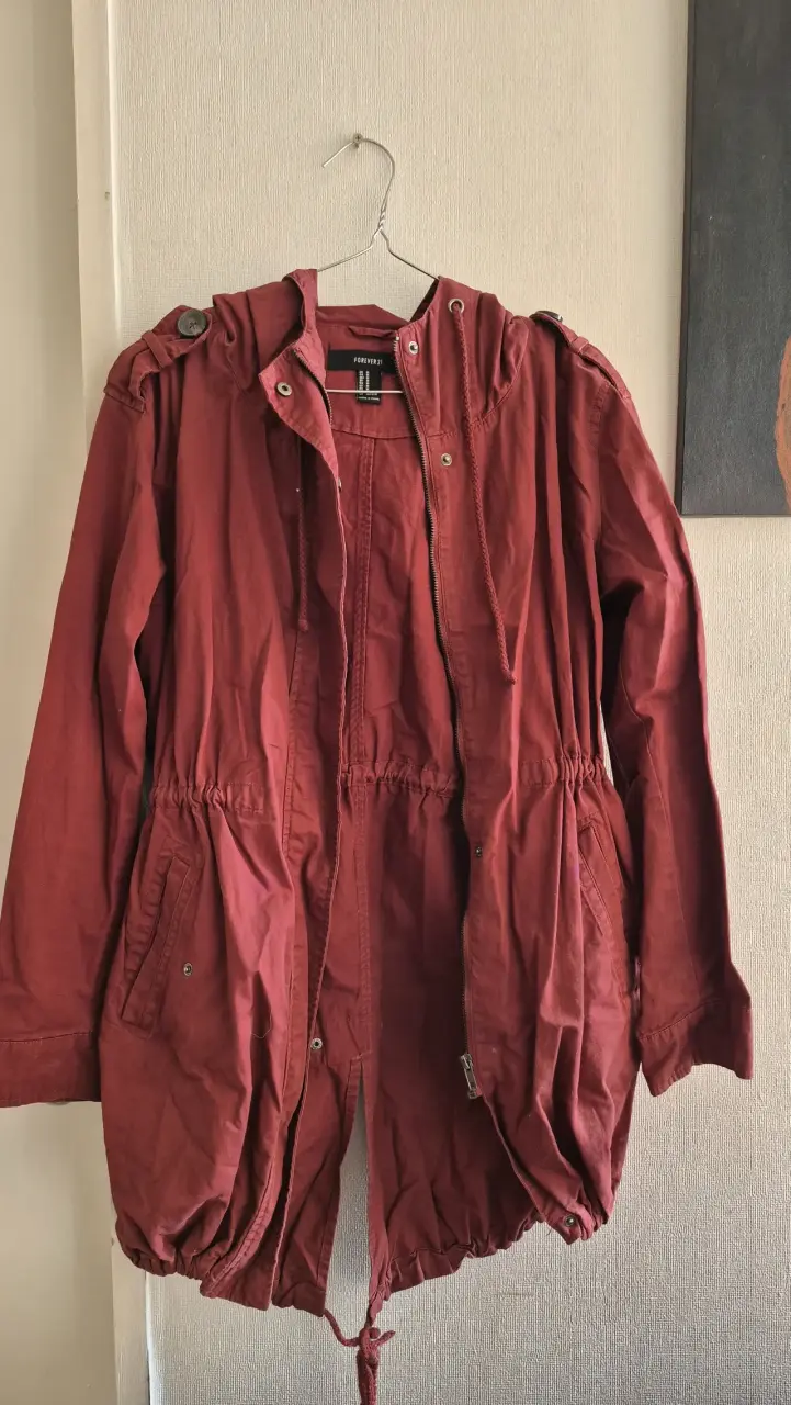 Parka roja Forever 21 con capucha - 1