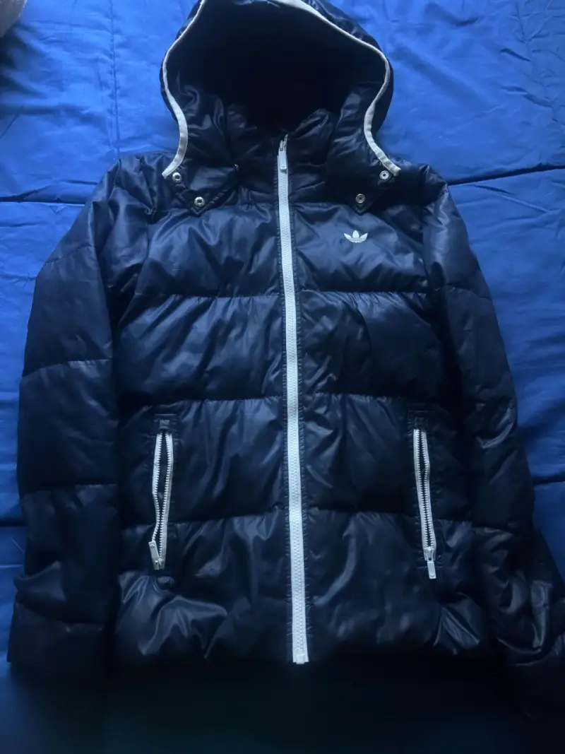 Chaqueta acolchada Adidas negra con capucha - 2