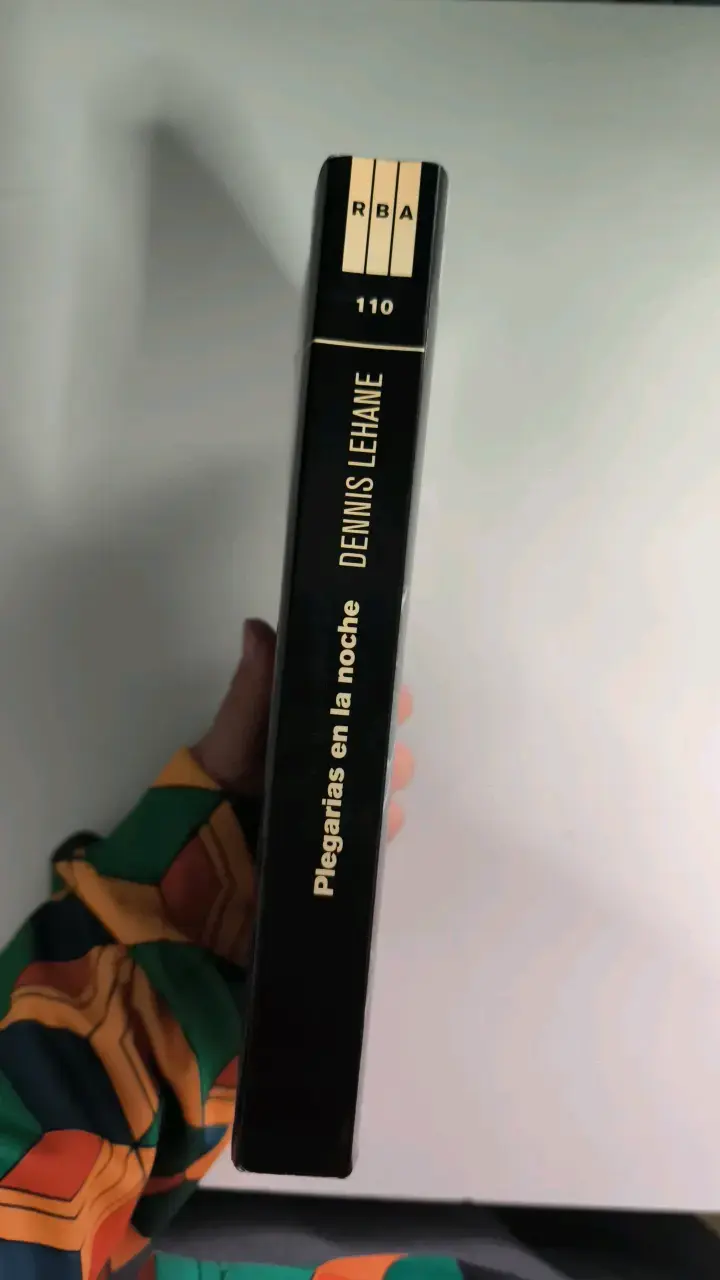 Libro 'Plegarias en la noche' de Dennis Lehane - 3