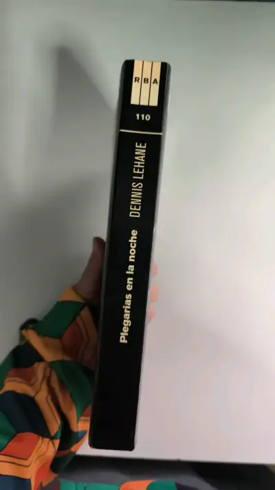 Libro 'Plegarias en la noche' de Dennis Lehane - miniatura 3