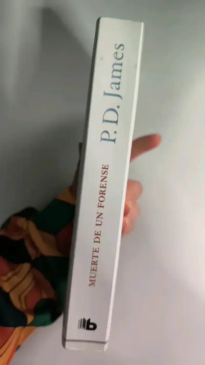 Libro 'Muerte de un Forense' de P.D. James - miniatura 3