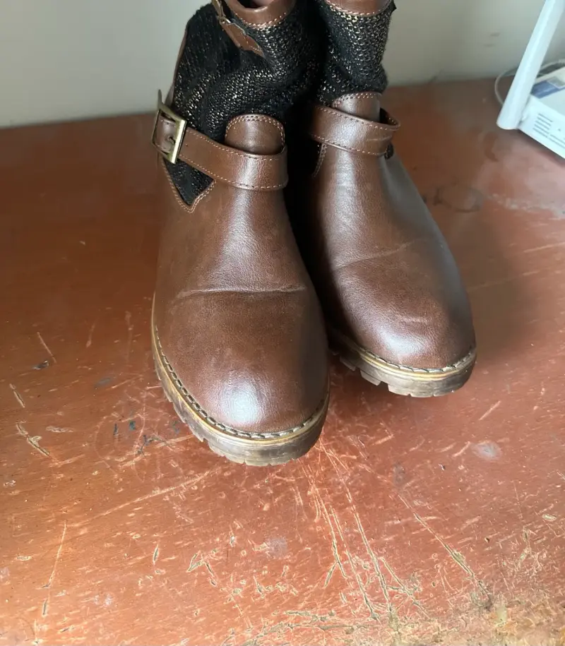 Botines de cuero marrón con hebilla - 1