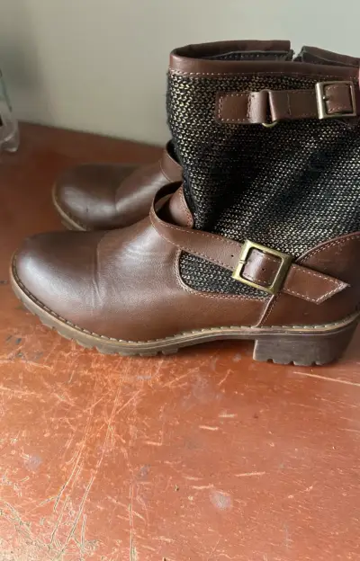 Botines de cuero marrón con hebilla - miniatura 2