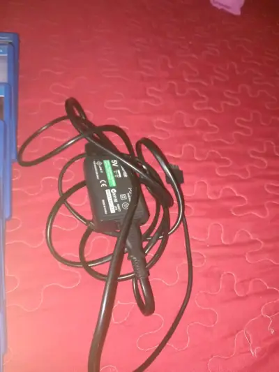 Consola PS Vita con juegos y accesorios - miniatura 2