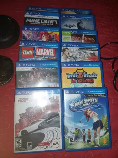 Consola PS Vita con juegos y accesorios - miniatura 3