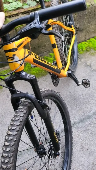 Bicicleta de montaña Forna Daxton naranja - miniatura 2
