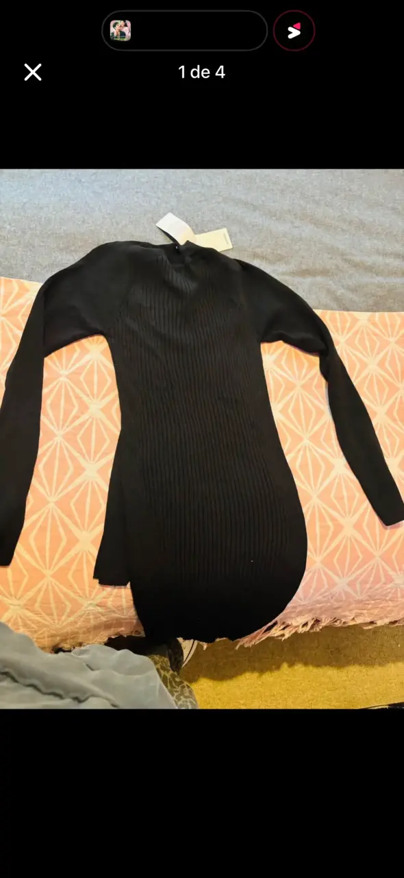 Vestido negro ajustado de manga larga - 1