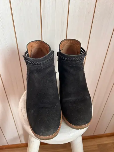 Botines de cuero negro para mujer - miniatura 1