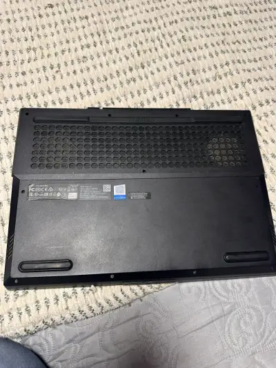Laptop Lenovo Legion gaming potente - miniatura 2