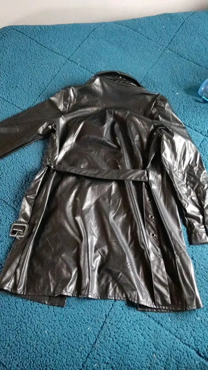 Camisa larga de cuero sintético negra - 2