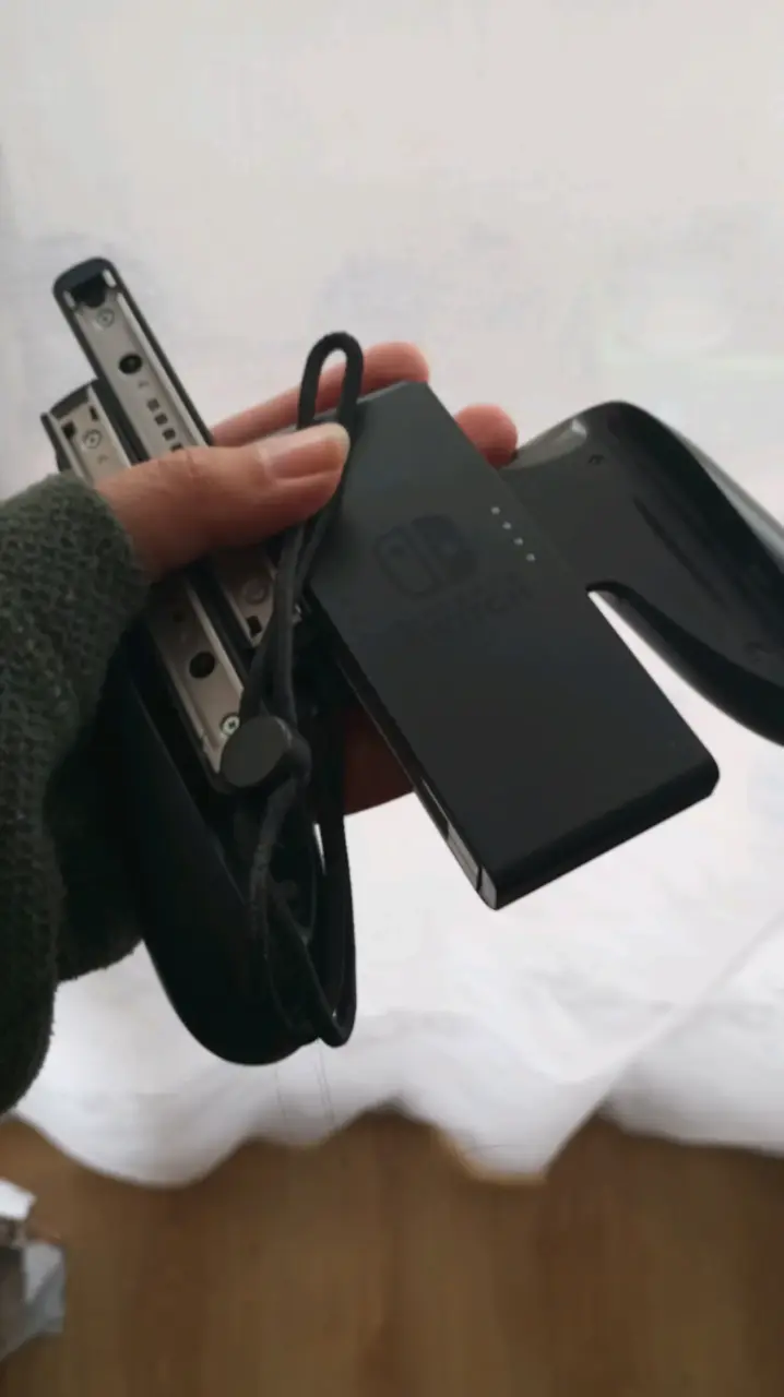 Consola Nintendo Switch con estuche - 5