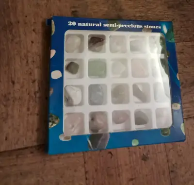 Set de 20 piedras semipreciosas naturales - miniatura 4