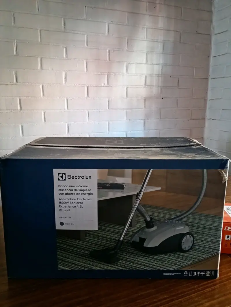 Aspiradora de arrastre Electrolux 1800W 4.5L - 2